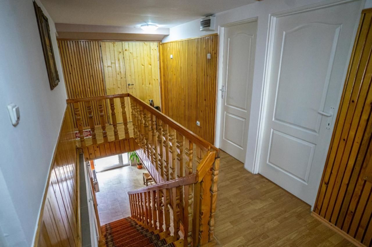 Гостевой дом Casa Mihai Брашов-16