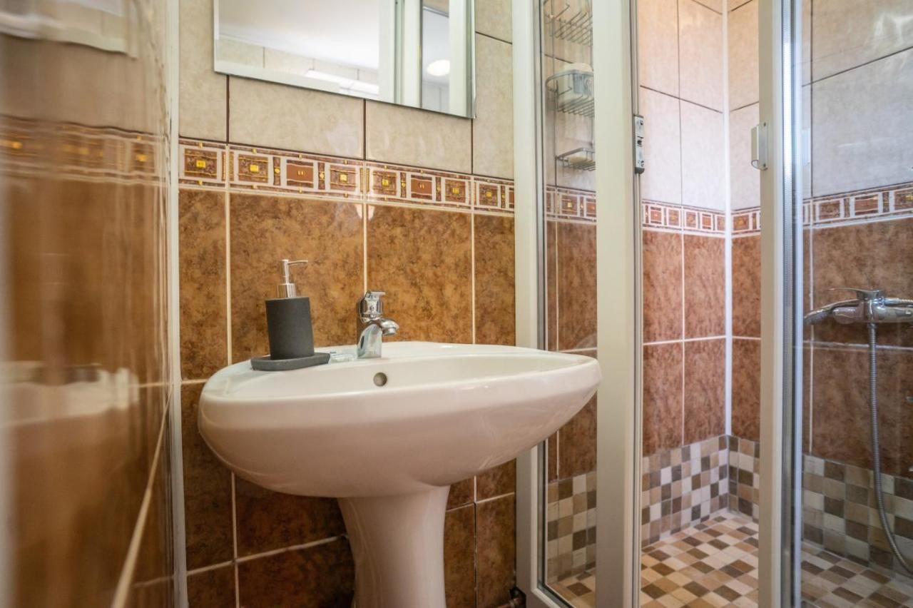 Гостевой дом Casa Mihai Брашов-30