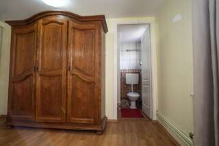 Гостевой дом Casa Mihai Брашов Двухместный номер Делюкс с 1 кроватью или 2 отдельными кроватями-5